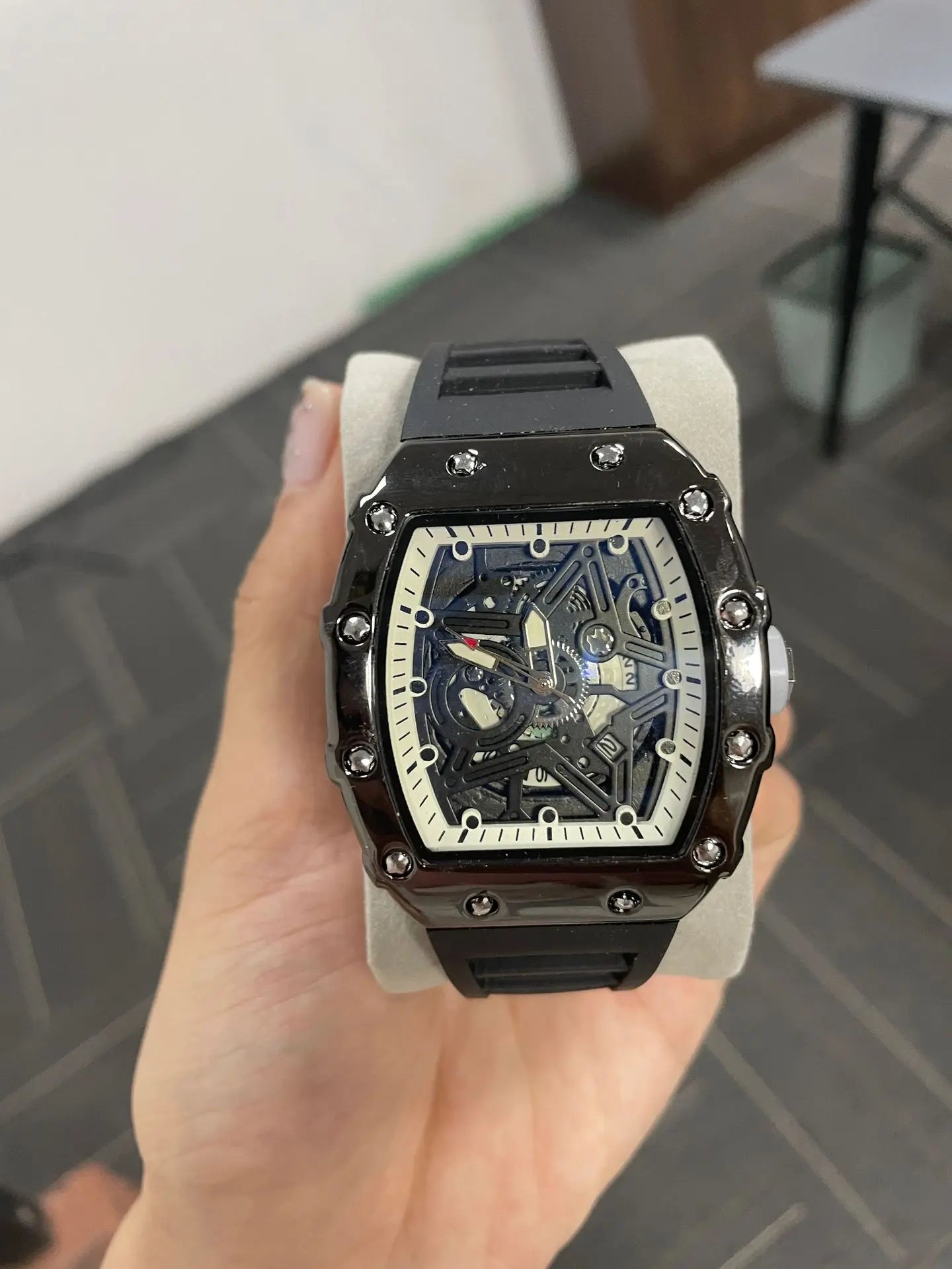 Luxury Brand Domineering Beauty