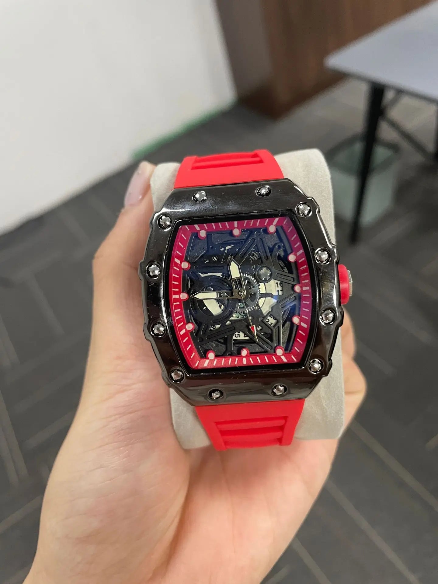 Luxury Brand Domineering Beauty